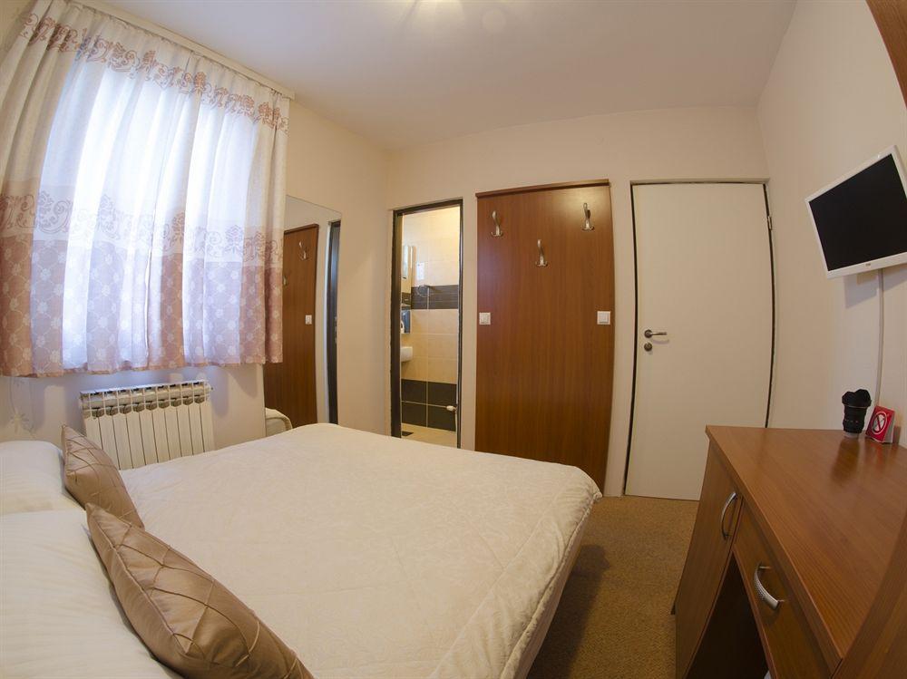 Hotel Villa Harmony - Free Parking Szarajevó Kültér fotó