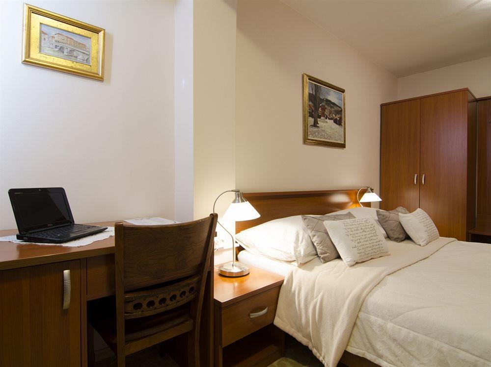 Hotel Villa Harmony - Free Parking Szarajevó Kültér fotó