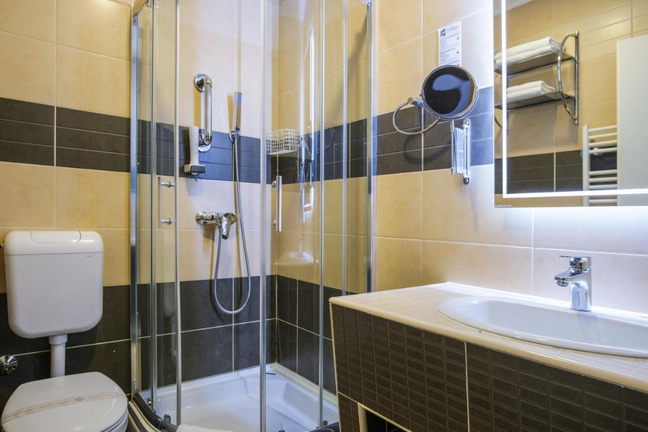 Hotel Villa Harmony - Free Parking Szarajevó Kültér fotó