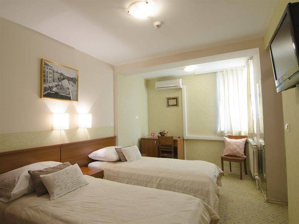 Hotel Villa Harmony - Free Parking Szarajevó Kültér fotó