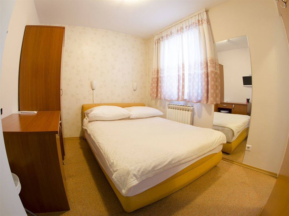 Hotel Villa Harmony - Free Parking Szarajevó Kültér fotó