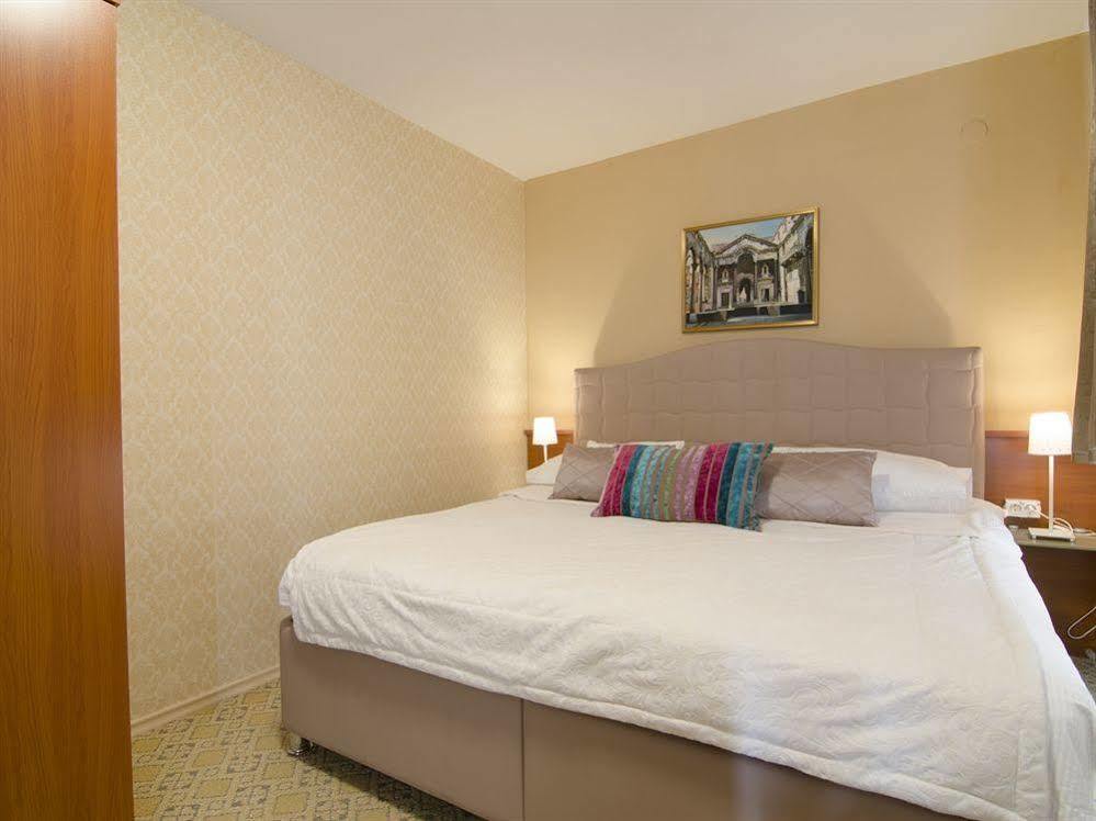 Hotel Villa Harmony - Free Parking Szarajevó Kültér fotó